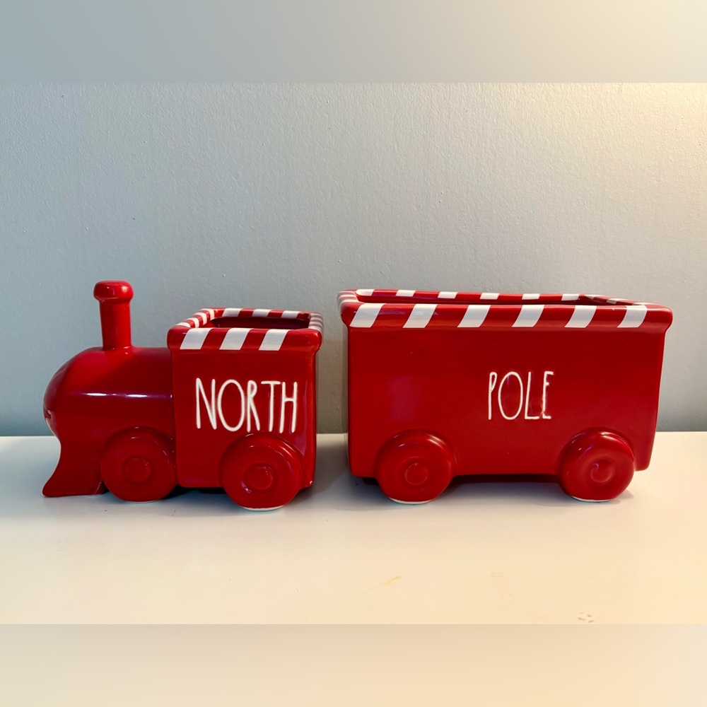 πRae Dunn Ceramic Train Set